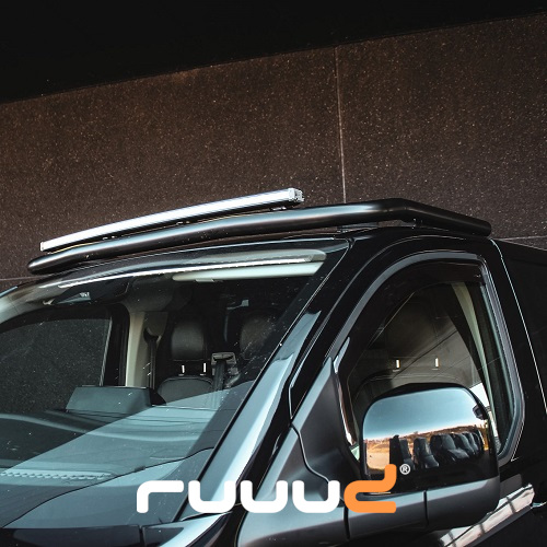 [241LBZF] Roof light bar Front black Volkswagen T7 e-Transporter 2024+